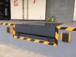 สามารถปรับปรุงความแข็งแกร่งไฮดรอลิก Dock Leveler ปลอดภัย ประสิทธิภาพ