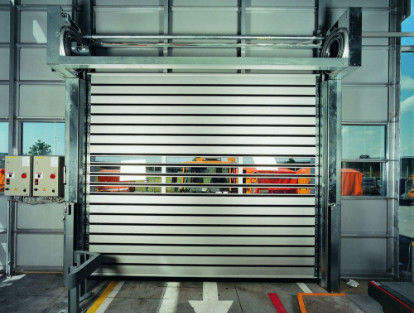 ซื้อ 1250mm - 7000mm ความกว้าง ความเร็วสูง กระเบื้องประตูสไพร่ ความหนา 40mm online manufacture