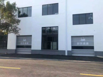 PVC Film Industrial Fast Door Auto ความเร็วสูง ประตูม้วนรวดเร็วสําหรับคน รถยก