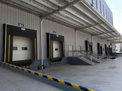ปราศจากแมลง การบรรจุ Dock Shelter ปราศจากฝุ่น Mechanical Dock Door Seals