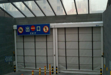 ดําน้ําเงินตั้ง Lift ประตูผ้าสําหรับอุตสาหกรรม สนามบิน สนามเรือ