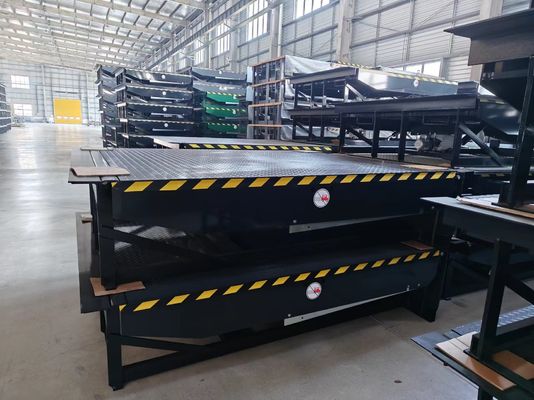 ทนทาน ไฮดรอลิก Dock Leveler การดําเนินงานง่าย การลดและการบรรทุก Dock Truck Levelers