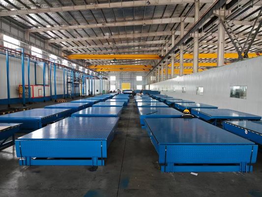 สามารถปรับเปลี่ยนการบรรทุก Dock Leveler ประสิทธิภาพการปฏิบัติงานอุตสาหกรรม ทนทาน ปลอดภัย