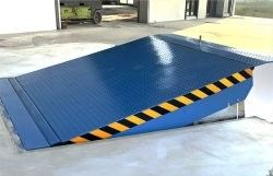 การประหยัดพลังงาน Dock Leveler Solutions สําหรับ Cold Storage Applications