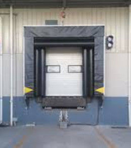 2000 * 2000 * 500 มม ขนาดแพลตฟอร์ม Dock Leveler ความจุแบบไดนามิก 6800kg / ความจุแบบสแตติก 13600kg และความหนาของลิป 16 มม สําหรับการบรรจุคลัง