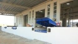 Hydraulic Dock Leveler รับประกันการเปลี่ยนที่เรียบร้อยและควบคุมอุณหภูมิ ด้วยการสร้างจากเหล็กที่แข็งแรง และการยกน้ําที่แม่นยํา