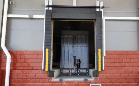 ไฮดรอลิก โหลดตั้ง Dock Leveler สําหรับสถานที่เก็บรักษาความเย็นทางรถไฟฟ้า